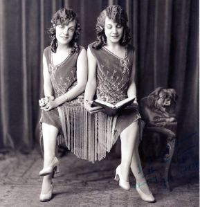 Daisy and Violet Hilton circa 1920s. Source: http://sydneyflapper.tumblr.com/post/9328579777/schlitzie-daisy-and-violet-hilton-circa-1920s